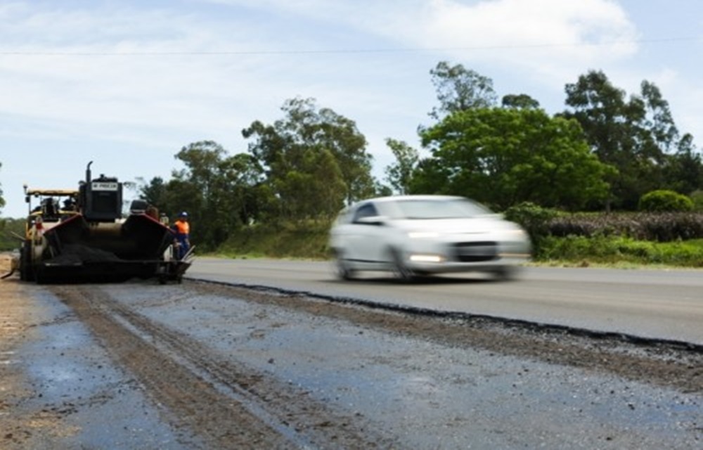 Ir para  <p>A Empresa Ga&uacute;cha de Rodovias (EGR)mobilizam 31 equipes para execu&ccedil;&atilde;o de obras nas estradas de sua responsabilidade. Os trabalhos come&ccedil;aram ainda no s&aacute;bado(21) e seguem at&eacute;...